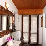 Family Friendly Seaside Arbanija, Ciovo - 5220 Apartmán