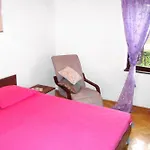 Apartmán Family Friendly Seaside Arbanija, Ciovo - 5220 *