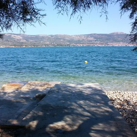 Family Friendly Seaside Arbanija, Ciovo - 5220 * Trogir