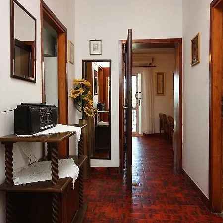 דירה Family Friendly Seaside Arbanija, Ciovo - 5220 *
