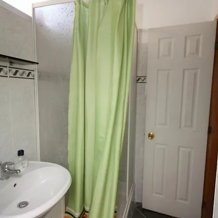 דירה Family Friendly Seaside Arbanija, Ciovo - 5220 *
