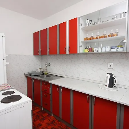 דירה Family Friendly Seaside Arbanija, Ciovo - 5220 *