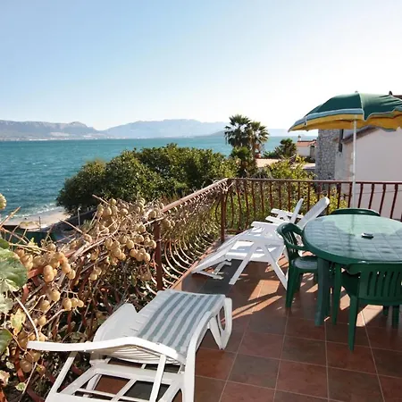 Appartement Family Friendly Seaside Arbanija, Ciovo - 5220 *