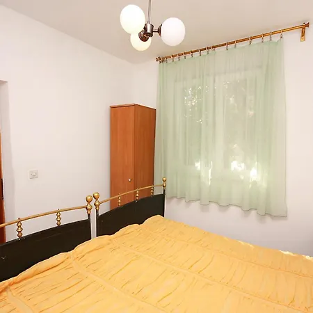 Family Friendly Seaside Arbanija, Ciovo - 5220 * Trogir