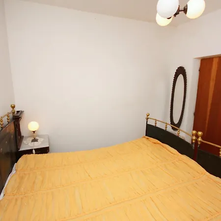 Family Friendly Seaside Arbanija, Ciovo - 5220 Appartement *